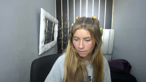 Snapshot of nancy_blonde chatting on April 25, 2026, 2:03 pm nancy blonde online show from April 25, 2026, 2:03 pm