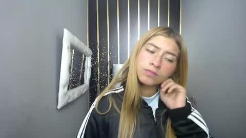 Snapshot of nancy_blonde chatting on April 30, 2026, 12:44 pm nancy blonde online show from April 30, 2026, 12:44 pm