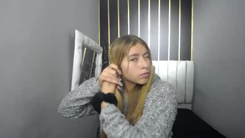 Snapshot of nancy_blonde chatting on May 20, 2026, 12:33 pm nancy blonde online show from May 20, 2026, 12:33 pm