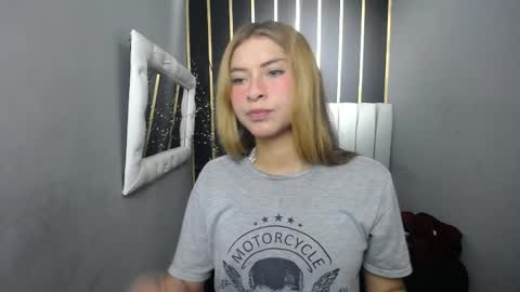 Snapshot of nancy_blonde chatting on May 30, 2026, 12:46 pm nancy blonde online show from May 30, 2026, 12:46 pm