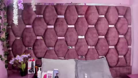 nanis james15 online show from February 25, 2026, 2:43 am