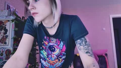 Snapshot of nanitamoore chatting on May 26, 2026, 4:25 pm Monday-Friday 12-4 AM and 6-9 AM New York time online show from May 26, 2026, 4:25 pm