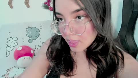 Snapshot of naoko_uwu chatting on December 23, 2024, 1:45 pm Naoko online show from December 23, 2024, 1:45 pm