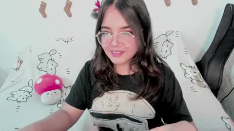 Snapshot of naoko_uwu chatting on January 2, 2025, 3:29 pm Naoko online show from January 2, 2025, 3:29 pm