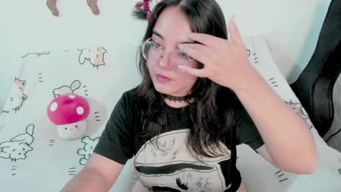 Snapshot of naoko_uwu chatting on January 3, 2025, 1:48 am Naoko online show from January 3, 2025, 1:48 am