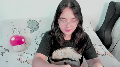 Snapshot of naoko_uwu chatting on January 7, 2025, 1:06 am Naoko online show from January 7, 2025, 1:06 am