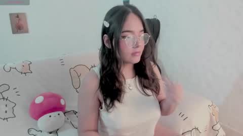 Snapshot of naoko_uwu chatting on February 21, 2025, 2:06 pm Naoko online show from February 21, 2025, 2:06 pm