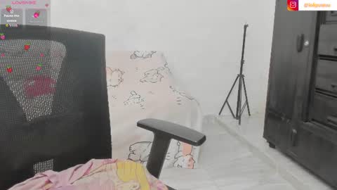 Snapshot of naoko_uwu chatting on June 23, 2026, 1:31 pm Naoko online show from June 23, 2026, 1:31 pm