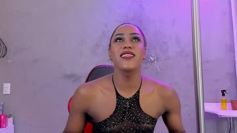 Snapshot of naomi__blair chatting on May 23, 2026, 3:34 am Naomi Blair online show from May 23, 2026, 3:34 am