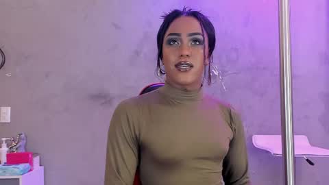 Snapshot of naomi__blair chatting on June 14, 2026, 3:08 am Naomi Blair online show from June 14, 2026, 3:08 am