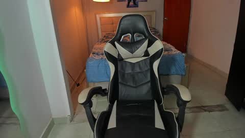 Snapshot of naomi_berckley chatting on December 2, 2024, 10:50 am naomi_berckley online show from December 2, 2024, 10:50 am