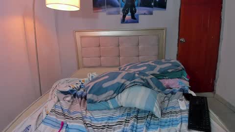 Snapshot of naomi_berckley chatting on December 4, 2024, 11:19 am naomi_berckley online show from December 4, 2024, 11:19 am