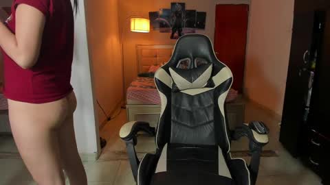 Snapshot of naomi_berckley chatting on March 12, 2025, 5:13 am naomi_berckley online show from March 12, 2025, 5:13 am