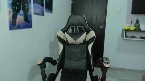 Snapshot of naomi_berckley chatting on October 14, 2025, 4:02 am naomi_berckley online show from October 14, 2025, 4:02 am