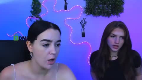 Snapshot of naomi_perl chatting on July 14, 2026, 9:25 am Naomi online show from July 14, 2026, 9:25 am