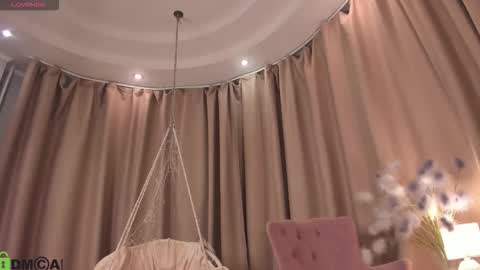 Snapshot of naomi_rias chatting on October 15, 2025, 12:33 am Naomi online show from October 15, 2025, 12:33 am