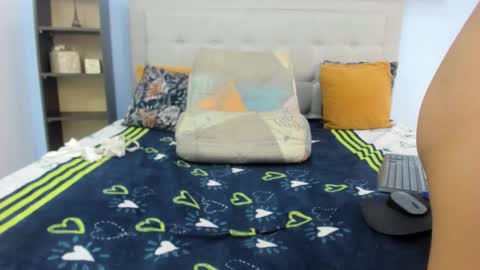 naomi_sex21 online show from February 27, 2026, 1:00 pm