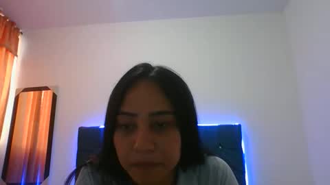 Mia online show from March 11, 2026, 8:59 pm