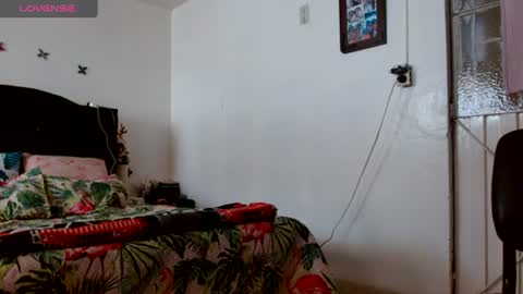 Snapshot of naomi_unu chatting on June 16, 2026, 7:27 pm Naomi online show from June 16, 2026, 7:27 pm