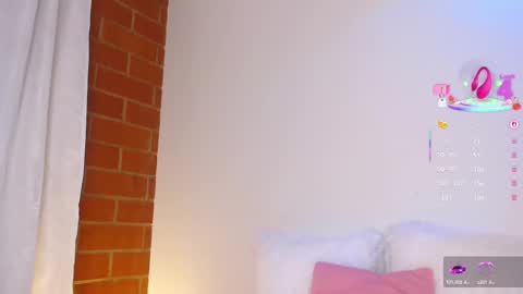 Snapshot of naomi_wong chatting on March 5, 2025, 11:05 pm Guys the page has lately failed. If you see me disconnected thats why. online show from March 5, 2025, 11:05 pm