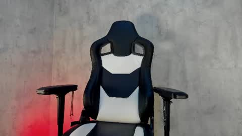 Heidy  online show from June 20, 2026, 3:09 am
