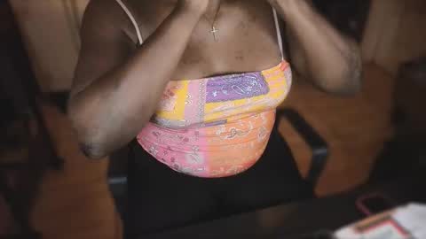 Snapshot of naomifux chatting on November 20, 2025, 6:13 am Naomi online show from November 20, 2025, 6:13 am