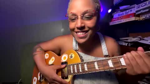 Naomigiirl6 online show from June 5, 2026, 10:59 pm