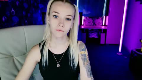 Snapshot of naomihita chatting on November 8, 2025, 11:10 am naomihita online show from November 8, 2025, 11:10 am