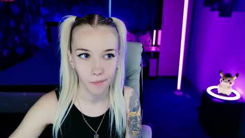 Snapshot of naomihita chatting on November 19, 2025, 10:48 am naomihita online show from November 19, 2025, 10:48 am