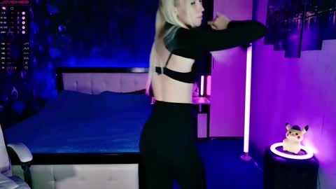 Snapshot of naomihita chatting on November 21, 2025, 5:00 pm naomihita online show from November 21, 2025, 5:00 pm