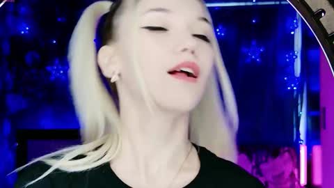 Snapshot of naomihita chatting on February 21, 2026, 8:04 am naomihita online show from February 21, 2026, 8:04 am