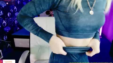 Snapshot of naomihita chatting on February 27, 2026, 12:49 pm naomihita online show from February 27, 2026, 12:49 pm