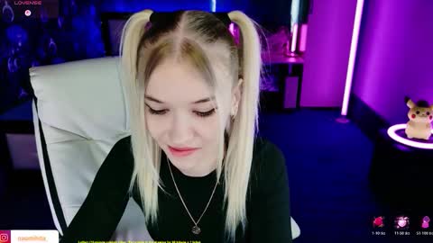 Snapshot of naomihita chatting on March 5, 2026, 9:49 am naomihita online show from March 5, 2026, 9:49 am