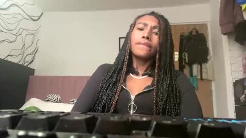 Snapshot of naomii1020 chatting on January 3, 2025, 10:19 pm Naomii online show from January 3, 2025, 10:19 pm