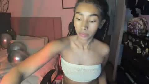 Snapshot of naomii1020 chatting on January 22, 2025, 12:06 am Naomii online show from January 22, 2025, 12:06 am