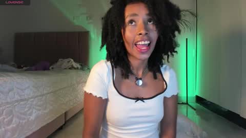 Snapshot of naomii1020 chatting on October 2, 2025, 12:39 am Naomii online show from October 2, 2025, 12:39 am