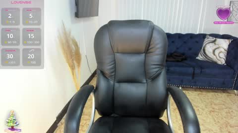 Snapshot of naomii_campbell_ chatting on December 6, 2024, 5:33 pm Naomi Campbell online show from December 6, 2024, 5:33 pm