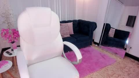 Snapshot of naomii_campbell_ chatting on March 5, 2025, 3:07 pm Naomi Campbell online show from March 5, 2025, 3:07 pm