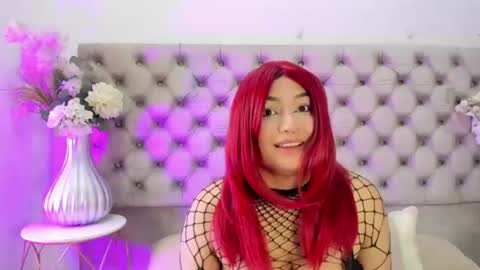 Snapshot of naomiwhitee chatting on July 20, 2026, 8:11 pm NaomiWhite online show from July 20, 2026, 8:11 pm