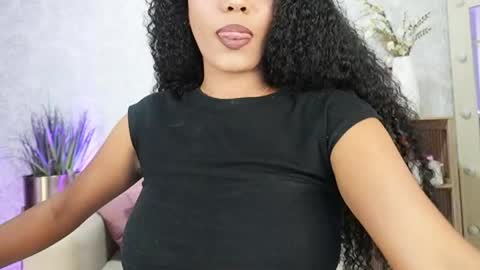 Snapshot of naomixjones1 chatting on May 20, 2026, 11:33 pm Naomi online show from May 20, 2026, 11:33 pm