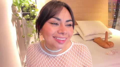 Snapshot of naomymonroe_ chatting on February 1, 2025, 7:23 pm Naomy online show from February 1, 2025, 7:23 pm