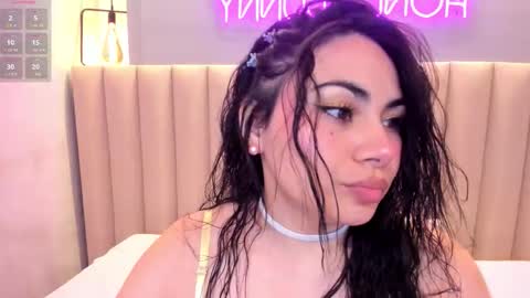 Snapshot of naomymonroe_ chatting on January 14, 2026, 9:52 pm Naomy online show from January 14, 2026, 9:52 pm