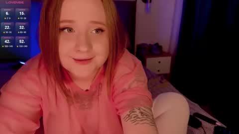 Snapshot of naomyreyyy chatting on November 19, 2025, 5:24 pm Naomy Rey online show from November 19, 2025, 5:24 pm