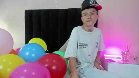 Snapshot of nascary_fox chatting on September 25, 2025, 8:12 pm Nascary Fox online show from September 25, 2025, 8:12 pm