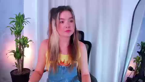 Nashly Fontana online show from March 16, 2026, 2:21 pm