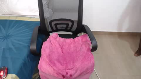 Snapshot of nasti_queen chatting on January 27, 2025, 1:05 am Mona online show from January 27, 2025, 1:05 am