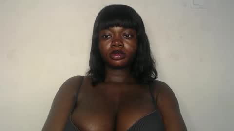 Amanda online show from October 6, 2025, 11:35 pm