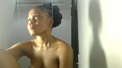 ella online show from March 1, 2026, 3:52 am