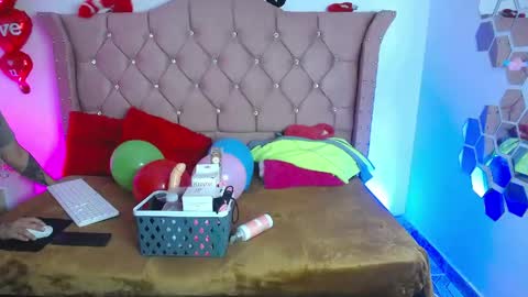 nat_evans8 online show from May 3, 2026, 3:01 am