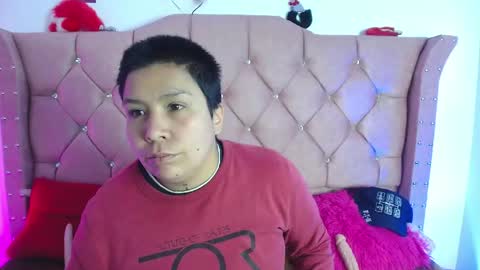 nat_evans8 online show from May 5, 2026, 10:51 pm